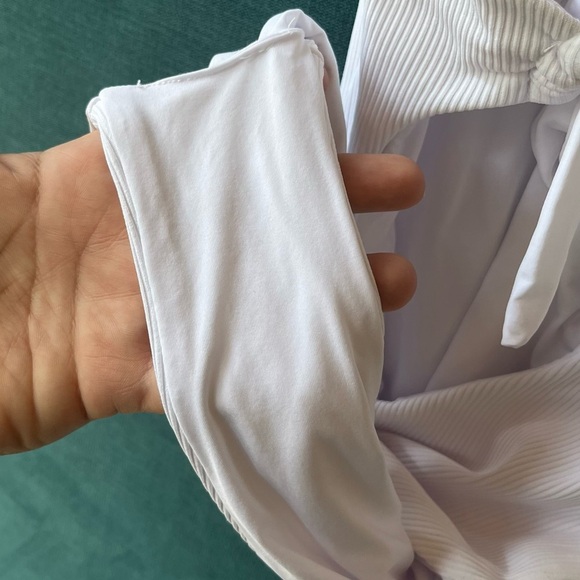 BECCA Modern Edge One Piece Swimsuit in White Size Large - Picture 7 of 9